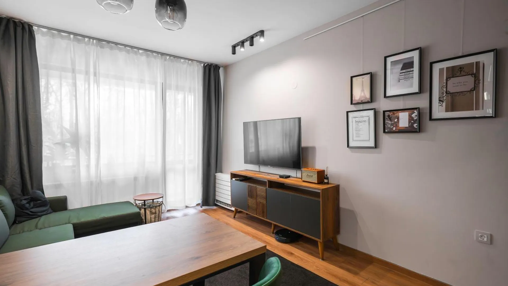 Appartement Lux Flat Next To Park With Working Space By Flat Mаnager Sofia Bulgarije